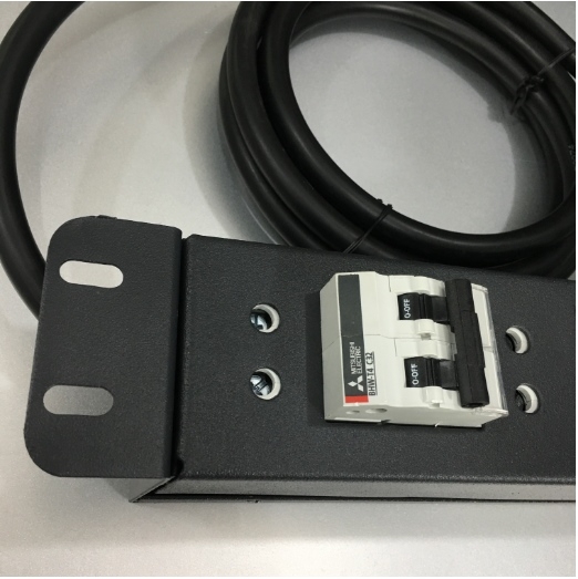 Thanh Nguồn PDU 1U Rack 19 6 Way Universal UK Outlet Có MCB BHW-T4 C32 MITSUBISHI Công Suất Max 16A 250V to IP44 IEC309-2 Plug Power Cord 3x2.5mm Length 5M