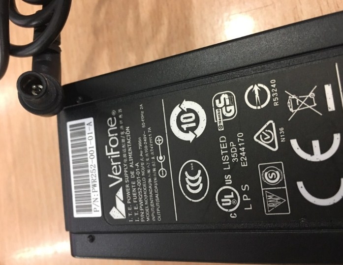 Adapter Verifone PWR252-001-01-A 24V 1.7A Connector Size 6.5mm x 4.4mm