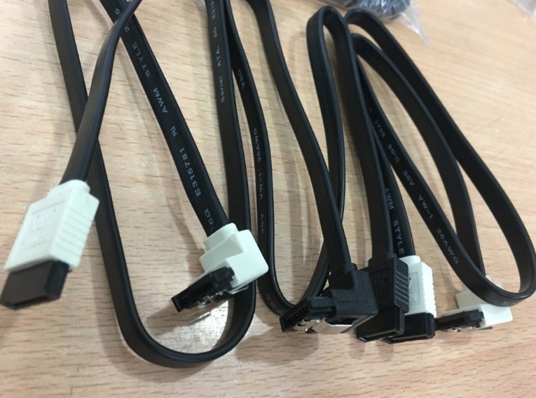 Cáp dữ liệu SATA có chốt lẫy MSI SATA III Data Cable 6GB/S Black K51-0200010-V03 Black Length 40Cm