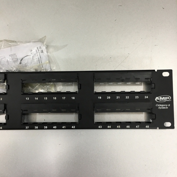 Khung Lắp Nhân Mạng Cho Thanh Trung Chuyển Đấu Nối AMP Netconnect CAT 6 48 Port Patch Panel 1933796-2