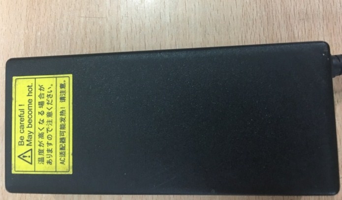 Adapter NAS BUFFALO LS-QVL 19V 4.7A Connector Size 6.5mm x 4.4mm