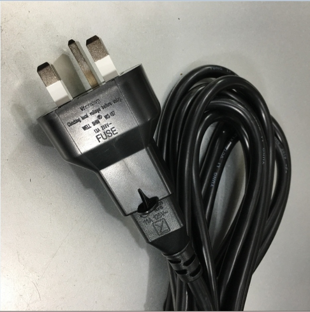 Bộ Combo Adapter BS1363 UK Plug to NEMA 5-15R Và NEMA 5-15P Plug To IEC 60320 C13 Chính Hãng WELL SHIN 12A 250V 3x1.25mm² Length 4.5M