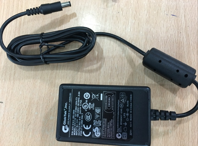 Adapter 24V 0.75A 18W GLOBTEK GT-41062-1824-T3 IEC C14 Switching Connector Size 5.5mm x 2.5mm