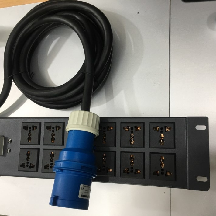 Thanh Nguồn PDU 2U Rack 19 12 Way Universal UK Outlet Có MCB BHW-T4 C32 MITSUBISHI Công Suất Max 32A 250V to IP44 IEC309-2 Plug Power Cord 3x4.0mm Length 4.5M