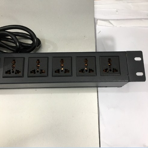 Thanh Nguồn PDU Rack Mount 19 inch 1U Universal 6 Way UK Outlet Có Cầu Dao Aptomat Tự Động MCB TECS Công Suất Max 16A IEC 320 C20 Plug Power Cord 3x2.08mm² Length 2.5M