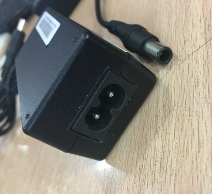 Adapter 14V 1.072A 15W Samsung For Monitor Samsung S19C150B Connector Size 6.5mm x 4.4mm