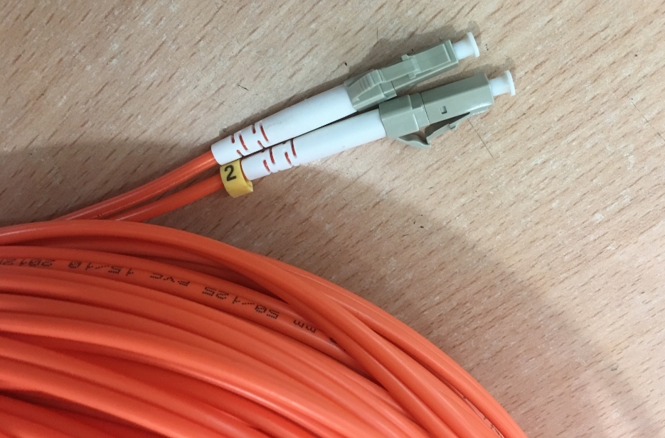 Dây Nhẩy Quang LC to SC Duplex 40M Multimode Fiber Optic Patch Cable OS2 50/125 3.0mm PVC Length 40M