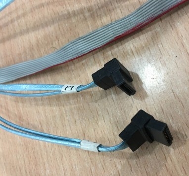 Cáp Super Micro Computer CBL-0186L IPASS (SFF-8087) to 4 SATA