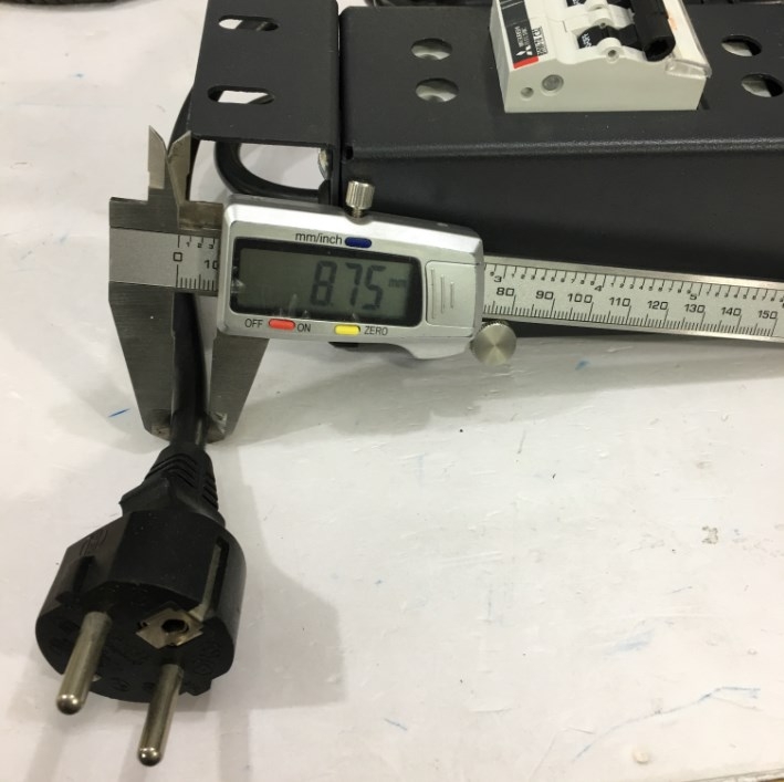 Thanh Nguồn PDU Rack Mount 19 inch 1U 6 Way IEC C13 PDU MCB BHW-T4 C32 Công Suất Max 20A to Schuko CEE7 Euro Plug Power Cord 3x1.5mm Length 3.6M