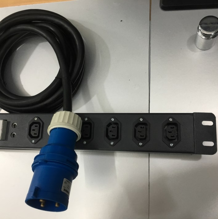 Thanh Nguồn PDU 1U Rack 19 6 Way IEC C13 Outlet Có MCB BHW-T4 C32 MITSUBISHI Công Suất Max 32A 250V to IP44 IEC309-2 Plug Power Cord 3x4.0mm Length 4.5M