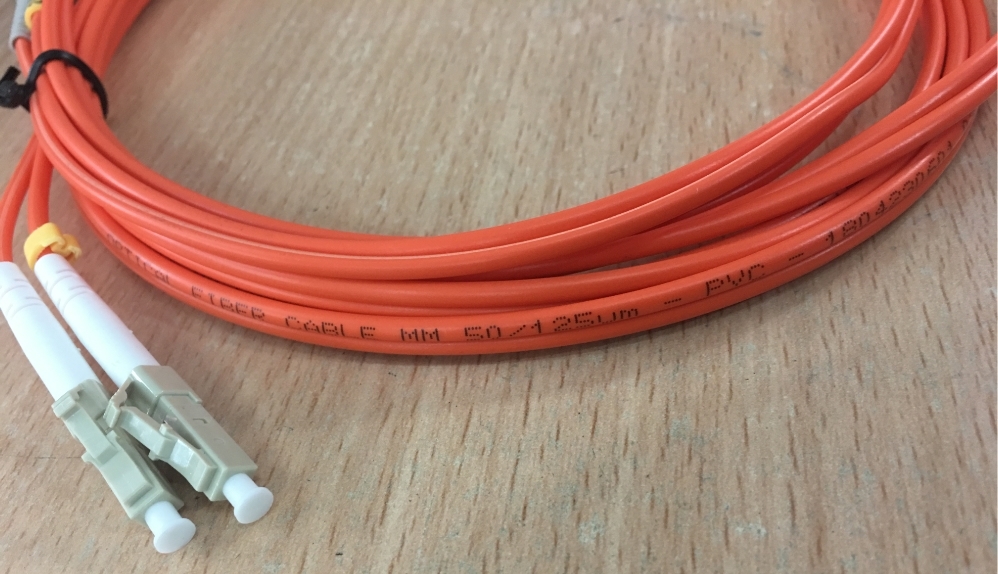Dây Nhẩy Quang LC to SC Duplex 5M Multimode Fiber Optic Patch Cable OS2 50/125 3.0mm PVC Length 5M