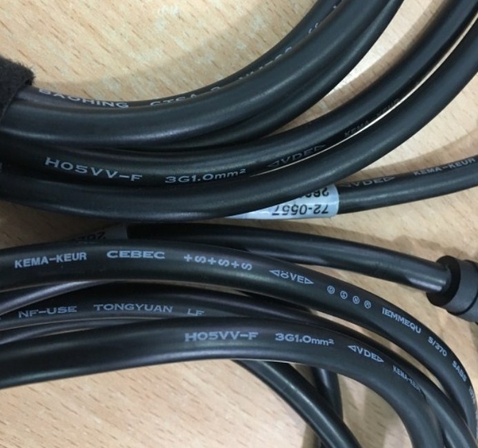 Dây Nguồn VOLEX V1625 UK Chuẩn 3 Chấu Có Cầu Chì AC Power Cord BS1363 to C13 10A 250V 3x1.0mm Length 2M