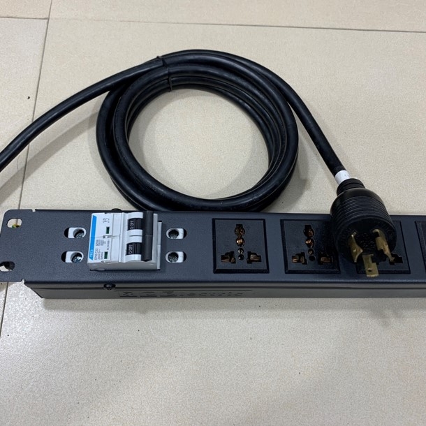 Thanh Nguồn Điện PDU 1U Rack Universal 6 Way UK Outlet Có MCB Công Suất Max 20A to NEMA L6-20P Plug Power Cord Length 3x3.31mm² Length 3M