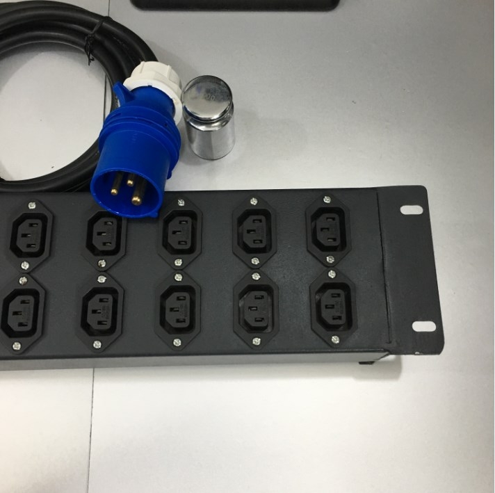 Thanh Nguồn PDU 2U Rack 19 12 Way IEC C13 Outlet Có MCB BHW-T4 C32 MITSUBISHI Công Suất Max 16A 250V to IP44 IEC309-2 Plug Power Cord 3x2.5mm Length 3M