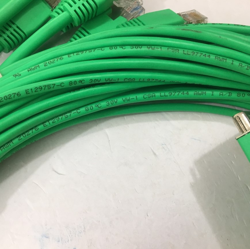 Cáp Điều Khiển Cisco Systems CAB-HD8-ASYNC  VHDCI 68 Male to 8 RJ45 Male Cable 72-4023-01 PVC Green Length 3Metres