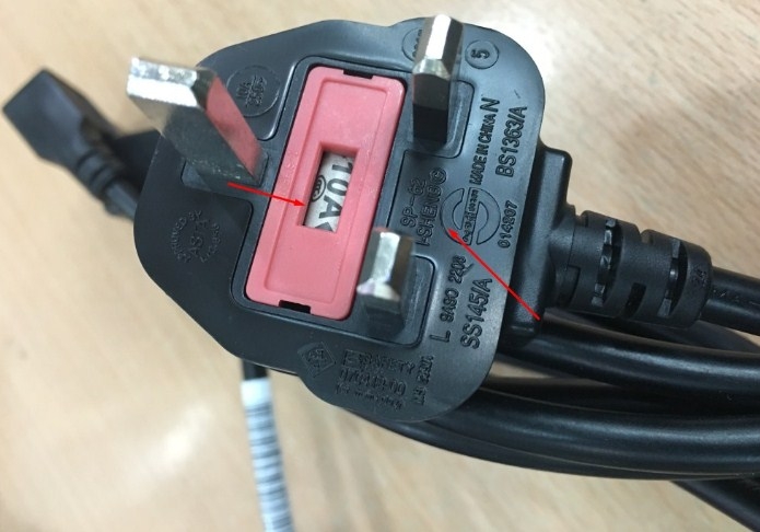 Dây Nguồn I-SHENG SP-62 IS-15 UK Chuẩn 3 Chấu Có Cầu Chì Chữ L Vuông Góc 90 Độ AC Power Cord BS1363 to C13 Right Angle 10A 250V 3X0.75mm Length 1.8M
