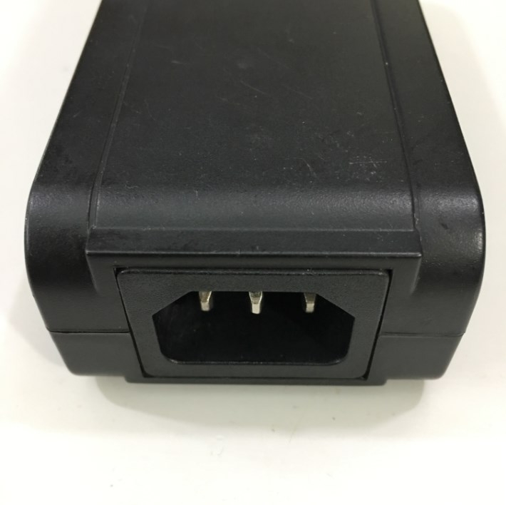 Adapter 9V 4A 36W VeriFone CPS10936-3S-R Connector Size 5.5mm x 2.5mm 90 Degree