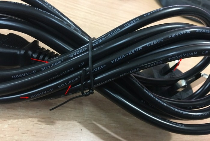 Dây Nguồn DEREN DR-301 DEKON DK-390 UK Chuẩn 3 Chấu Có Cầu Chì AC Power Cord BS1363 to C13 10A 250V 3X1.0mm For Máy Chủ IBM HP LENOVO DELL Length 2.5M
