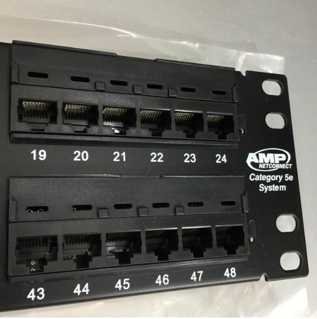 Thanh Trung Chuyển Đấu Nối Commscope AMP 0-0406331-1 48 Port Patch Panel CAT 5E UTP 2U