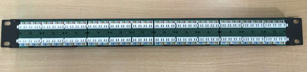 PATCH PANEL ADC KRONE Cat 6 24 Port TrueNET 1U Rackmount 6653 1 679-24