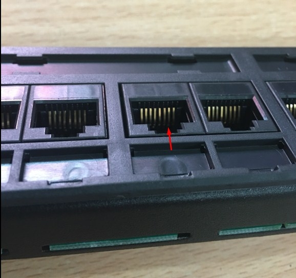 PATCH PANEL ADC KRONE Cat 6 24 Port TrueNET 1U Rackmount 6653 1 679-24