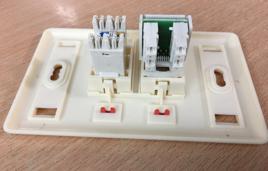 Bộ Outlet RJ45 Cat5E Và RJ11 CAT3 Wall Plate Mặt Commscope Và 1 Nhân Mạng AMP + 1 Nhân Điện thoại AMP Ethernet Network And TELEPHONE 2 Port