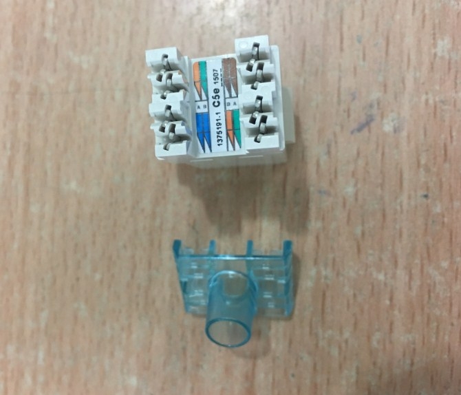 Nhân Mạng Commscope AMP 1375191-1 MODULAR JACK RJ45 CAT5E SL 110 JACK LT Almond