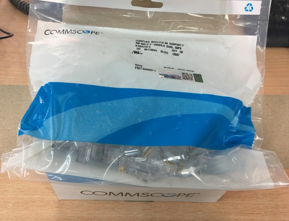 Đầu Bấm Mạng COMMSCOPE 6-569530-3 Conector RJ45 Modular Plug Cat5E UTP QTY 100 Pcs