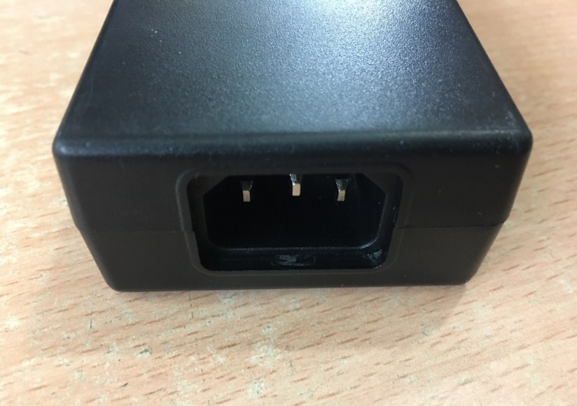 Adapter 48V 1.45A 70W Original D-LINK VAN90C-480B Connector Size 5.5mm x 2.5mm