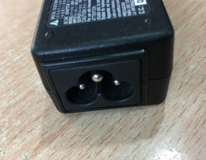 Adapter 19V 2.1A 40W Delta Electronics ADP-40PH For Monitor HP 23ES 23-inch LED IPS Connector Size 5.5mm x 2.5mm