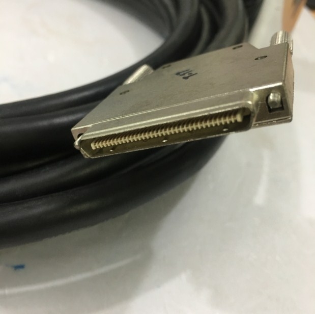 Cáp Kết Nối SCSI VHDCI 68 Pin Male to VHDCI 68 Pin Male Amphenol BN37A-05 Cable PVC Black Length 5M