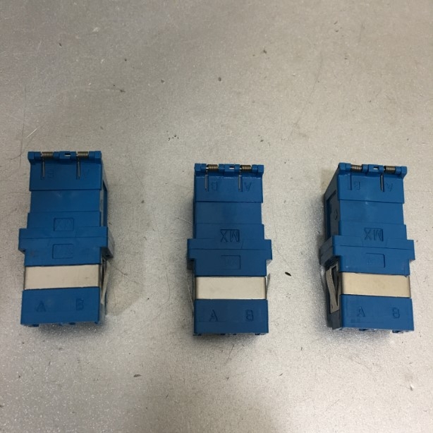 Coupler Molex 1061271400 LC-LC DUPLEX Fiber Optic Connector LC Receptacle to LC Receptacle Panel Mount  Flange Snap-In