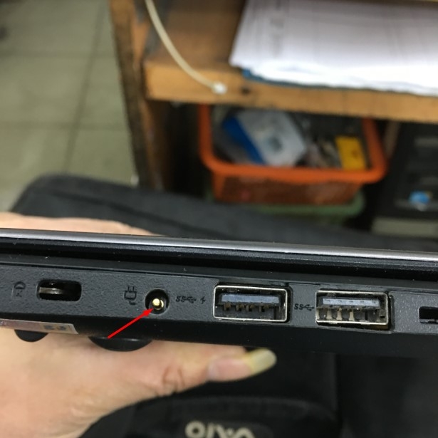 Adapter 19.5V 4.62A 90W Dell GJN3G For Dell Vostro 14-5480 14-5470 Connector Size 4.0mm x 1.7mm
