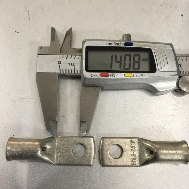 Đầu Cốt Hạ Thế Cosse Solderless Crimp Ring Terminal Chất Lượng Cao Mecatraction DEF35-8T M8 Stud Size to 35mm² Wire Size E-Cu 50 PCS/Box