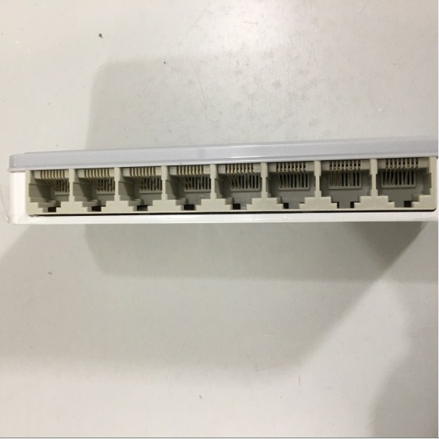 Thiết Bị Chia Mạng Ethernet LAN RJ45 Network Switch D-LINK DES-1008C 8 Port 10/100Mbps