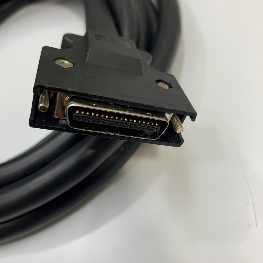 Cáp Điều Khiển UC-ET010-13B 3.3ft Dài 1M Cable MDR 36 Pin Male to Male For Module Delta AH20EMC-5A Với Module Terminal Block UB-10-IO16C