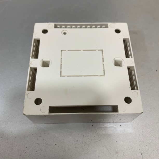 Đế Vuông Lắp Nổi VANLOCK NO.7731 86 x 86 x 30mm White For Mặt WallPlate