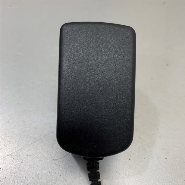 Adapter 12V 1.5A VNT-12V1500-B1-01 Connector Size 5.5mm x 2.1mm
