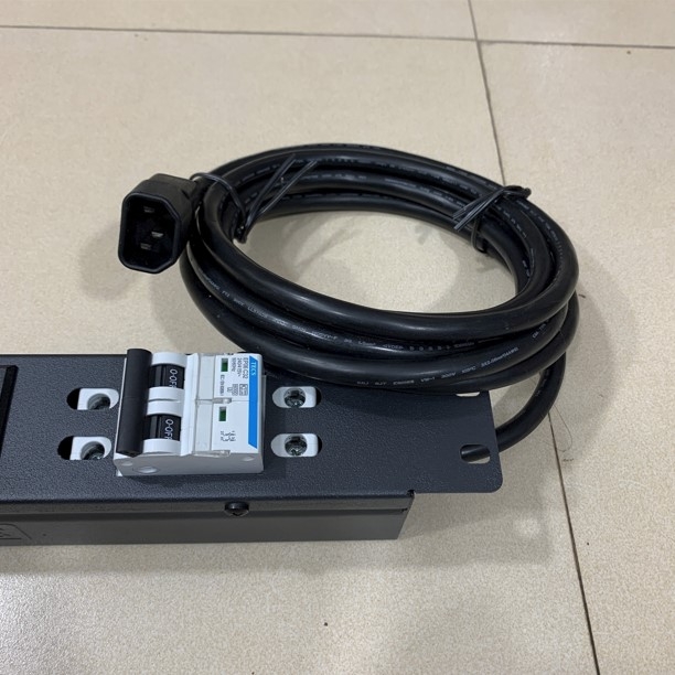 Thanh Phân Phối Nguồn Điện Máy Chủ PDU Công Suất Max 16A Universal 8 Way Outlet Networking For 1U Rack Mount 19 Input Power C14 Plug With Power Cord  3x1.5mm Cable Length 3M