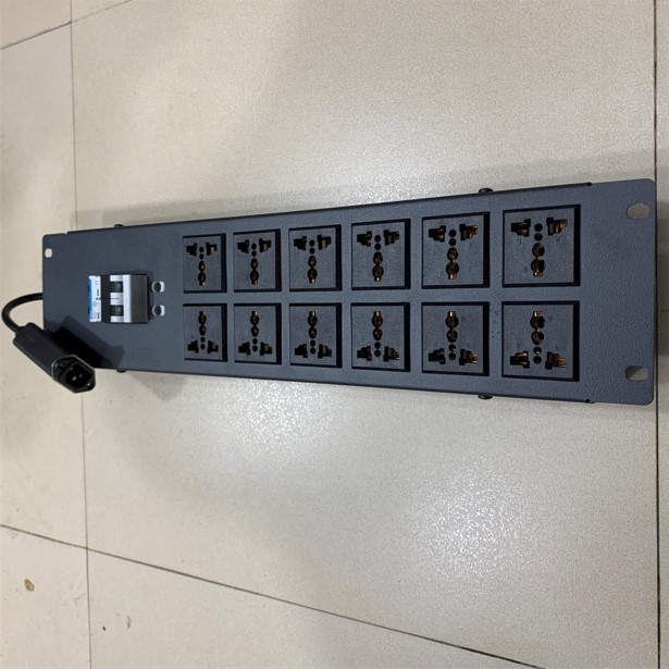 Thanh Phân Phối Nguồn Điện PDU Rack Universal 12 Way UK Outlet Có MCB Công Suất Max 16A to C14 Male Plug Power Cord