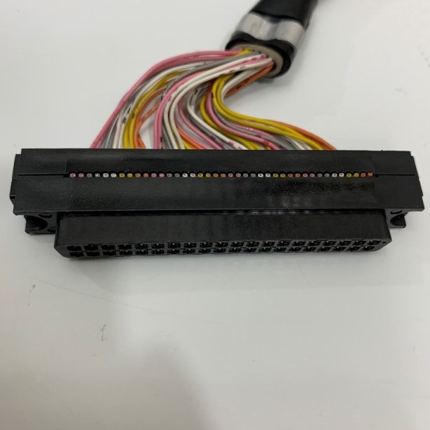 Rắc Đấu IO-LINK 15097 Connection I/O Cable A6CON4 40 Pin Right Type