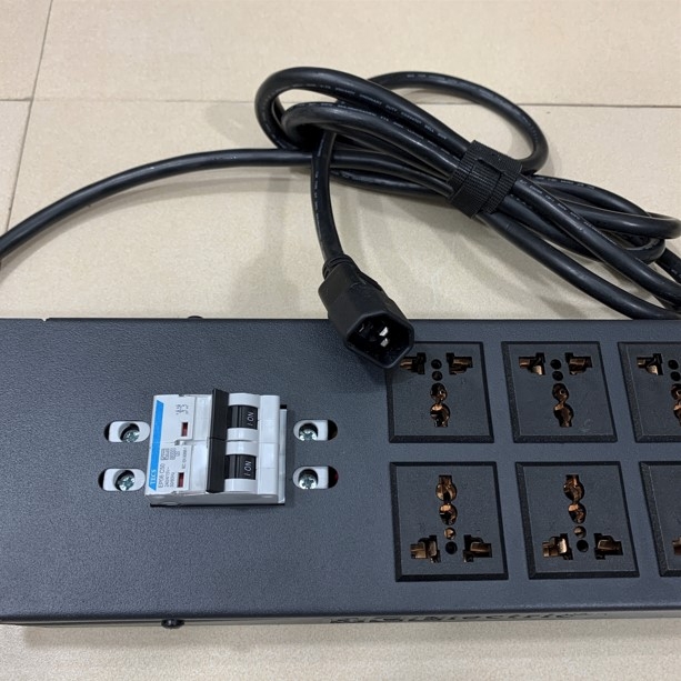 Thanh Phân Phối Nguồn Điện PDU Rack Universal 12 Way UK Outlet Có MCB Công Suất Max 20A to C14 Plug Power Cord 3x2.08mm² Length 2.7M