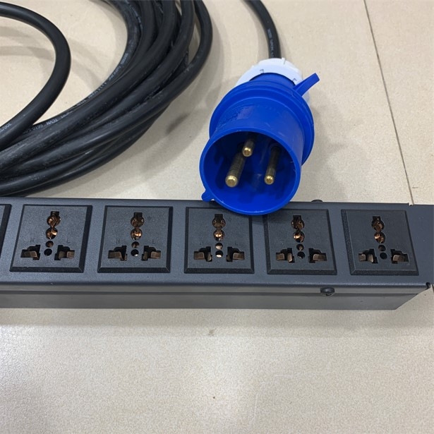 Thanh Phân Phối Nguồn Điện PDU Rack Universal 6 Way UK Outlet Có MCB Công Suất Max 20A to IP44 Commando Male 32A 250V Plug Power Cord 3x2.5mm² Length 10M