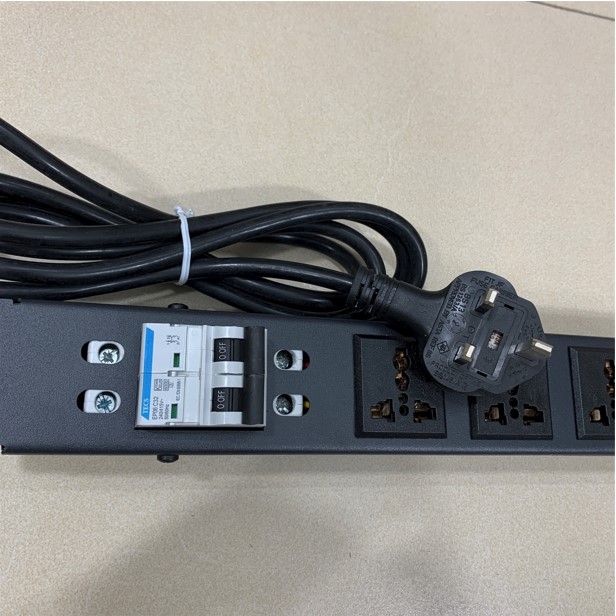 Thanh Phân Phối Nguồn Điện PDU 1U Rack Universal 6 Way UK Outlet Có MCB Công Suất Max 16A to UK Plug BS1363 Power Cord 3x1.0mm² Length 3M