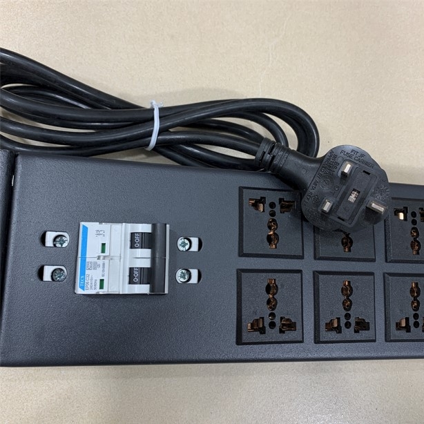 Thanh Phân Phối Nguồn Điện PDU 2U Rack Universal 12 Way UK Outlet Có MCB Công Suất Max 16A to UK Plug BS1363 Power Cord 3x1.0mm² Length 2.5M