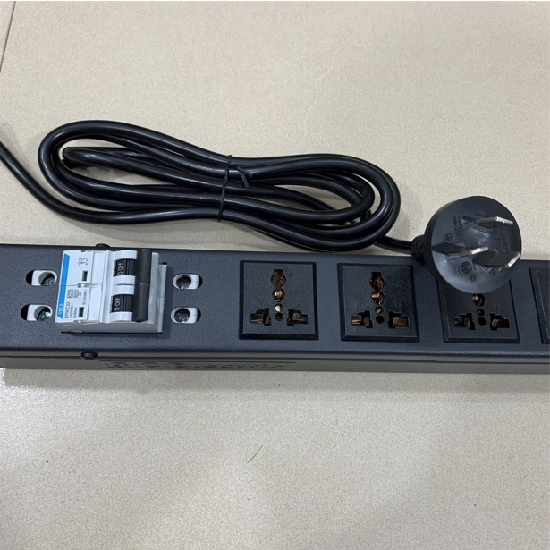 Thanh Nguồn Điện PDU 1U Rack Universal 6 Way UK Outlet Có MCB Công Suất Max 20A to China GB2099 Plug Power Cord Length 3x1.5mm² Length 2.5M