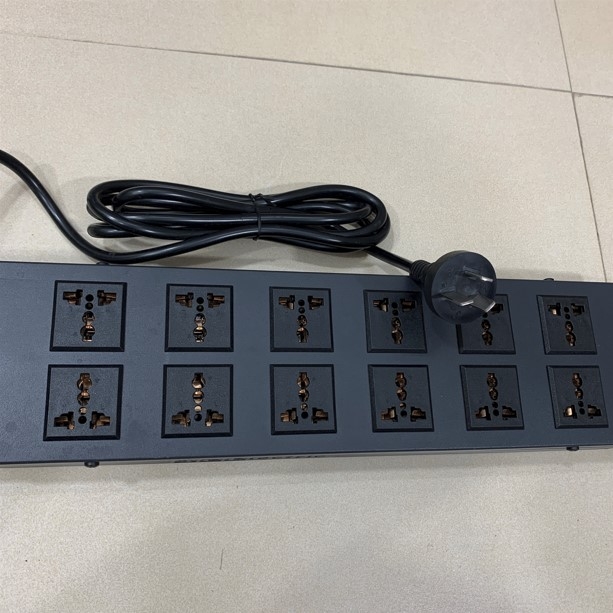 Thanh Nguồn Điện PDU 2U Rack Universal 12 Way UK Outlet Công Suất Max 20A to China GB2099 Plug Power Cord Length 3x1.5mm² Length 2.5M