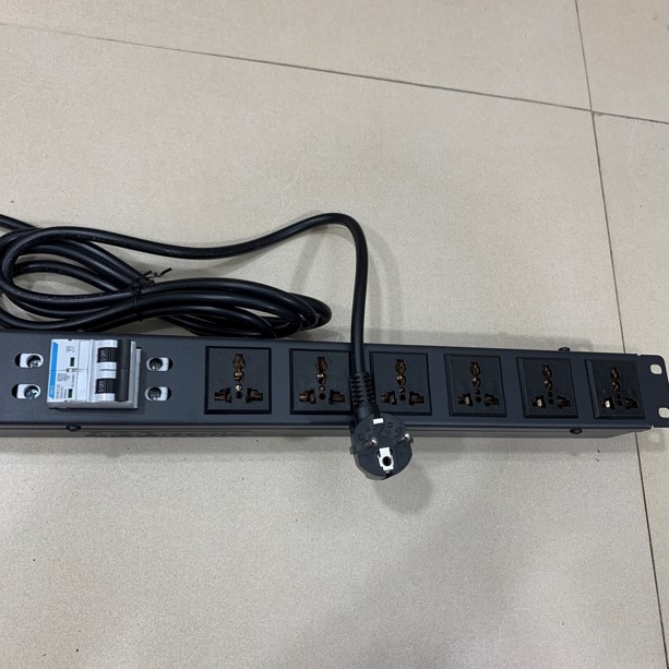 Thanh Cấp Điện PDU Universal 6 Way UK Outlet Có MCB Công Suất Max 16A 3680W to European Schuko Plug Power Cord Length 3x1.5mm² Length 3.6M