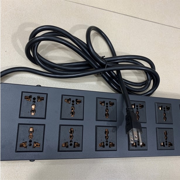 Thanh Nguồn Điện PDU 2U Rack Universal 12 Way UK Outlet Công Suất Max 20A to NEMA 5-15P Plug Power Cord 3x2.08mm² Length 2.5M