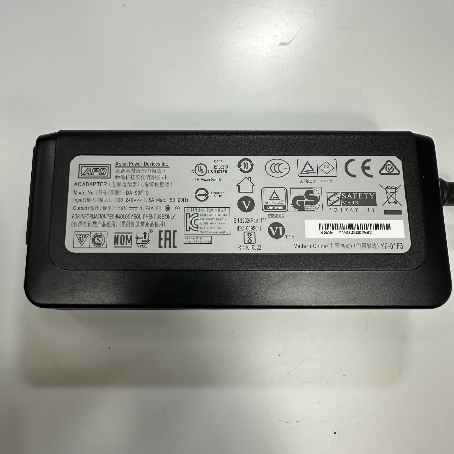 Adapter 19V 4.74A 90W APD DA-90F19 IEC C6 Plug Connector Tip Size 5.5mm x 2.1mm